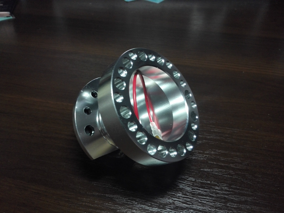 Руль MOMO Race 320mm 4