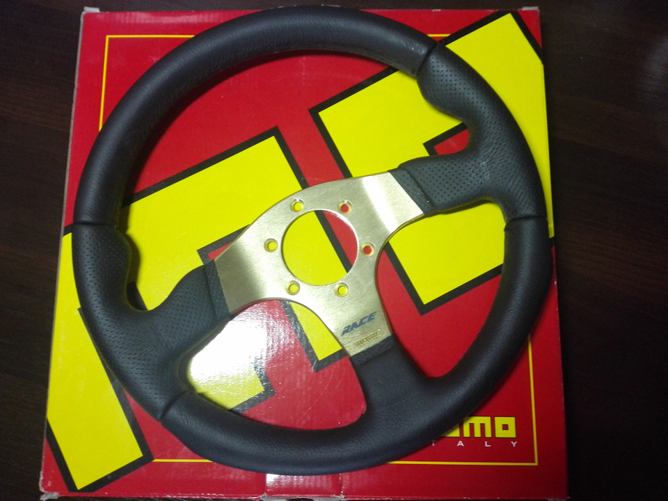 Руль MOMO Race 320mm 1