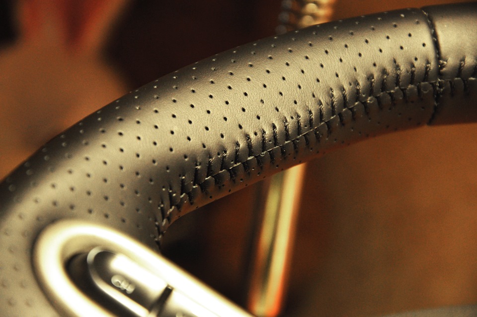 Перетяжка керма. Nappa leather 3