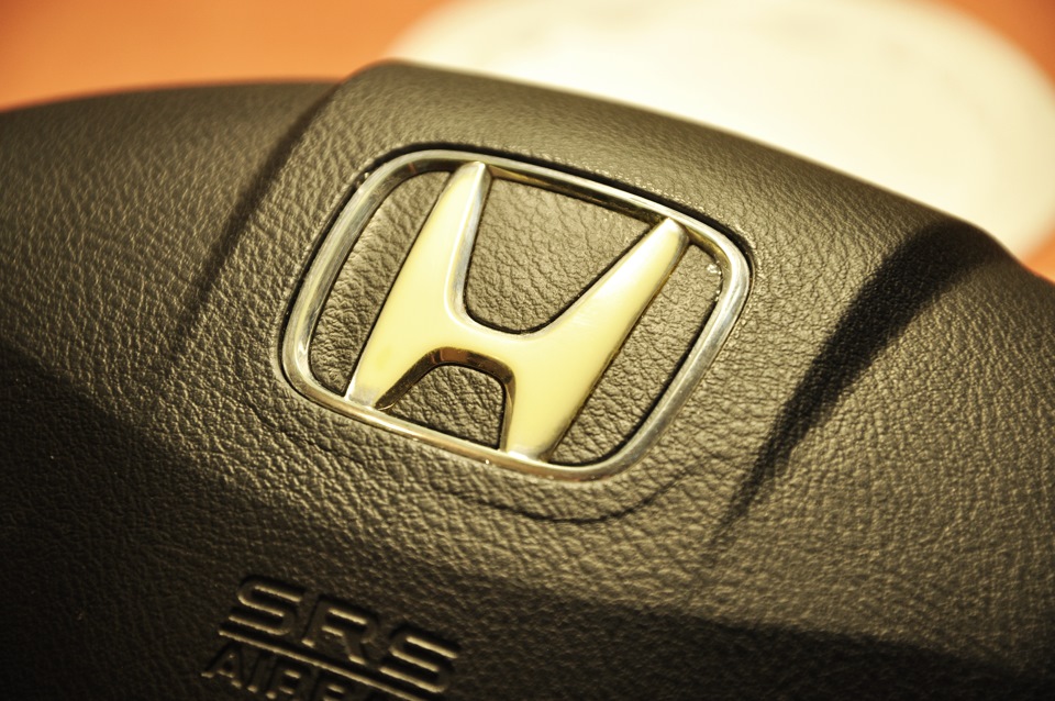 Заміна емблеми Honda 2