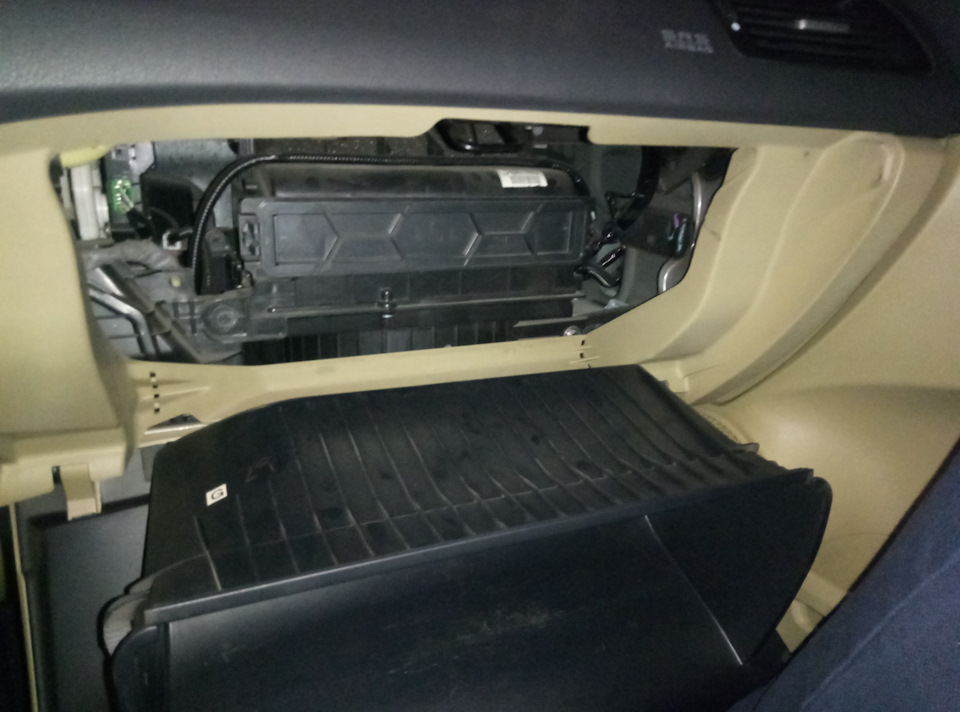 Установка AUX/USB/SD без розбору приладки. Apps2car 4