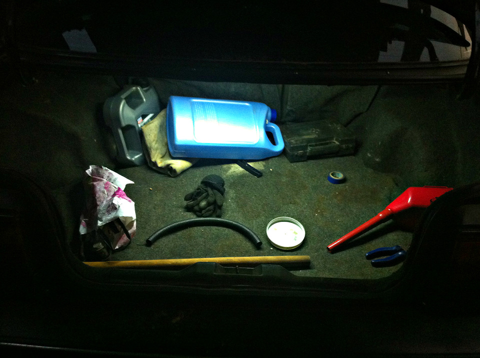 Зовсім темно в багажі світила лампочка, так коротше деод вліпив супер! 5