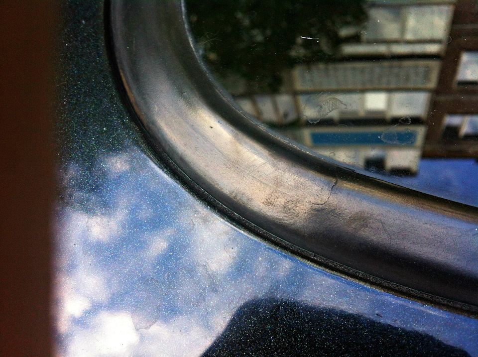Помітив що люк трохи воду пропустив, краплі були. Ну начебто виправив усі норм! 4