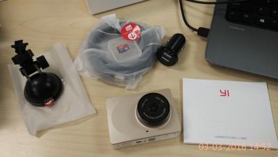 Прикупив реєстратор Xiaomi Yi 1080P Car WiFi DVR 2