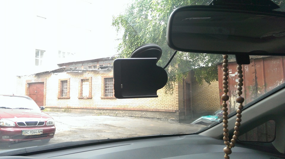 Установка держателя HTC One CAR D160 1