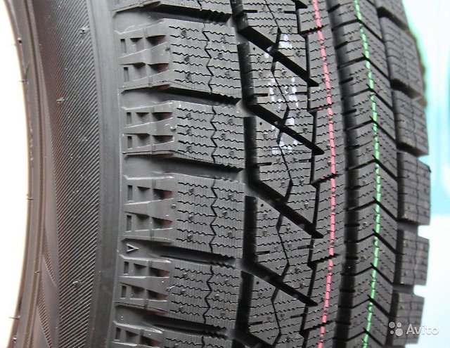 Bridgestone Blizzak VRX 205/55 16 4