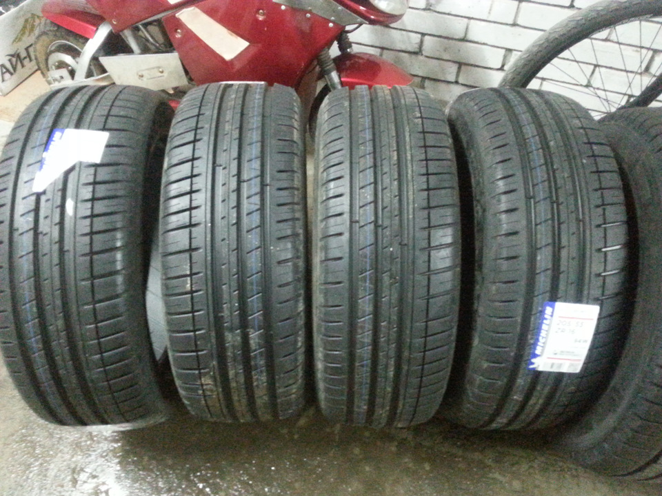 Michelin Pilot Sport 3 у розмірі 205/55 ZR16 4