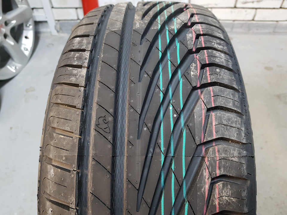 Uniroyal RainSport 3 215/45 17 2
