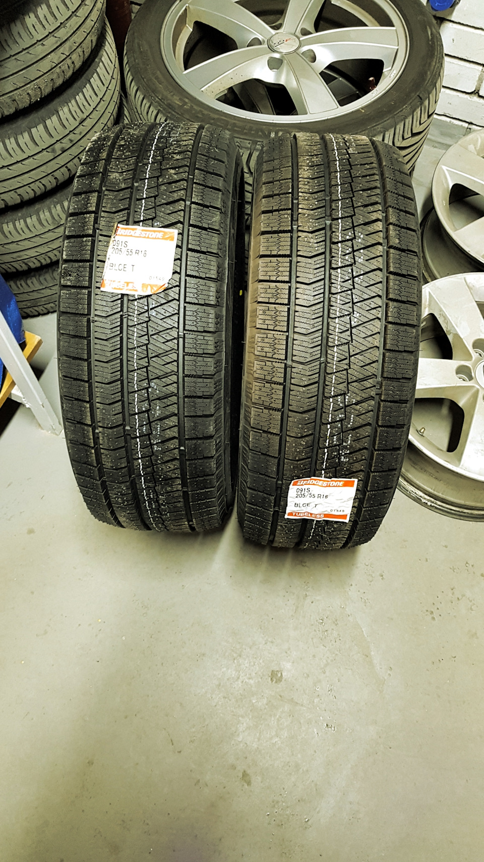 Зима Bridgestone / літо Uniroyal 2