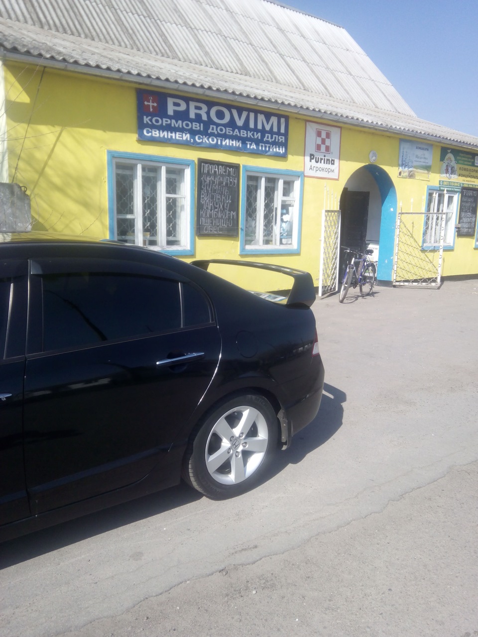 Встановлення спойлера на Black Demon 5