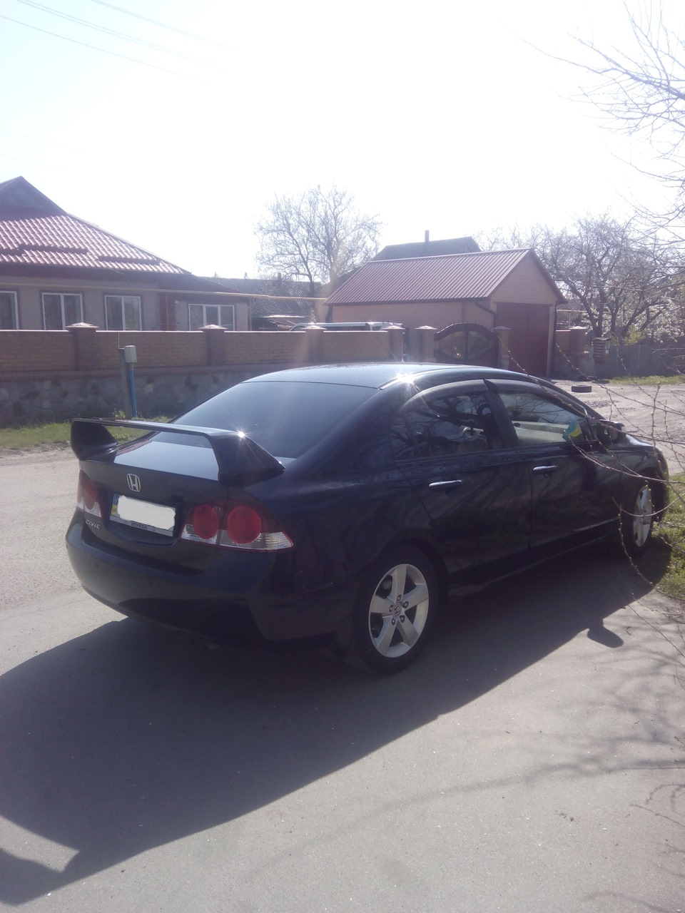 Встановлення спойлера на Black Demon 3