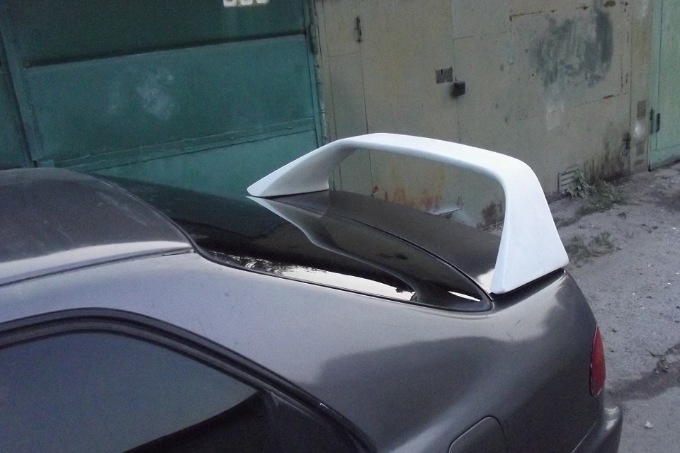 продам спойлер 3