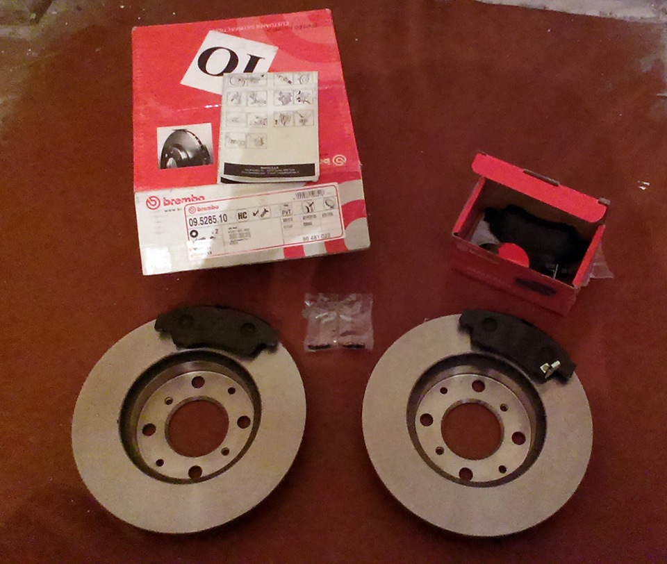 Передні гальмівки Brembo (диски та колодки) 2