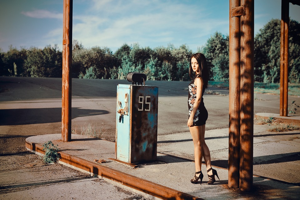 Mini potosession на old gas station 1