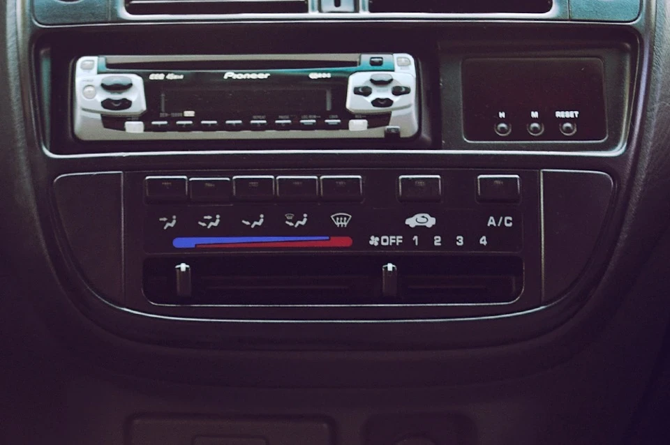 Нова магнітолка Pioneer