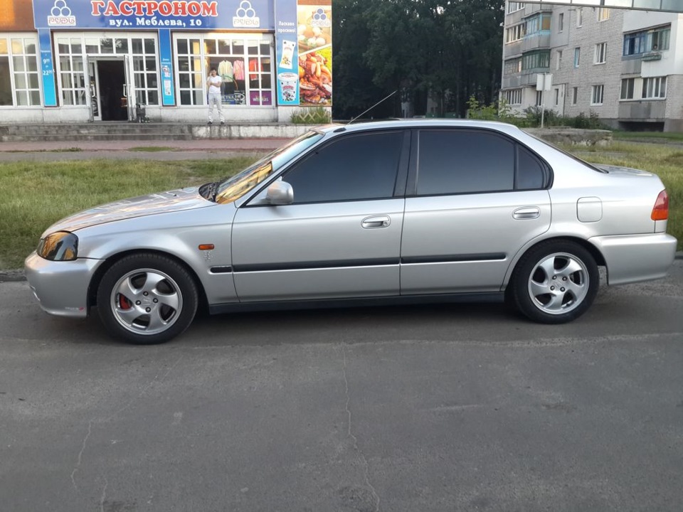 у продажу 2