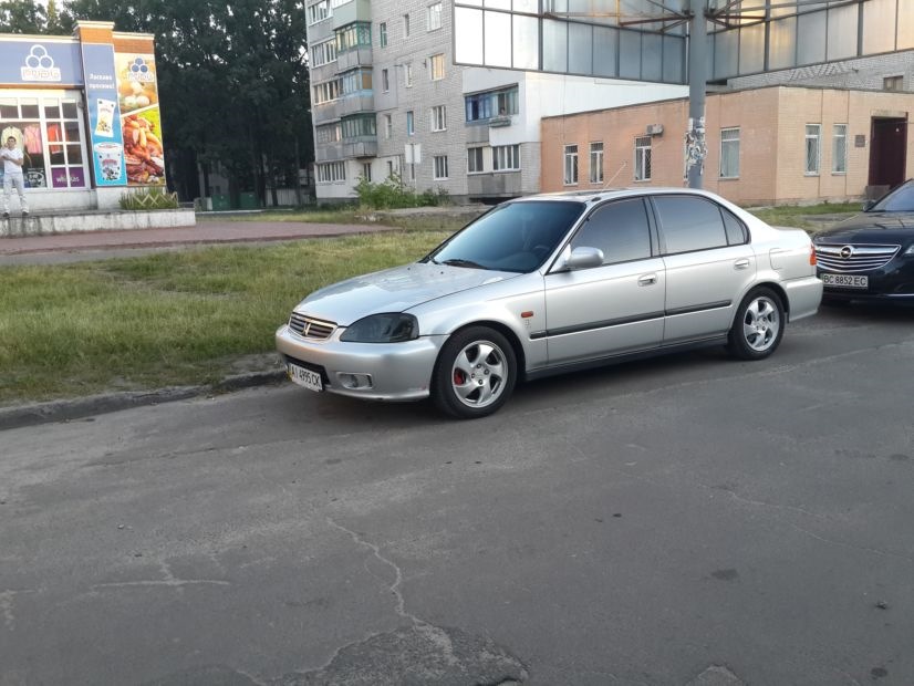 у продажу 1