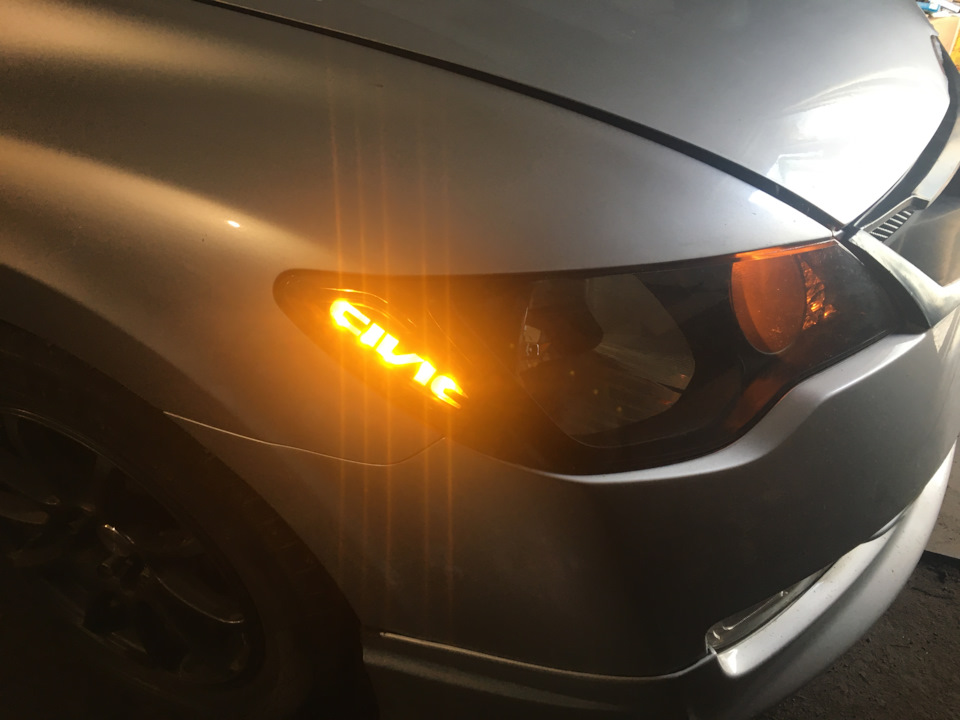 Civic у фари 5