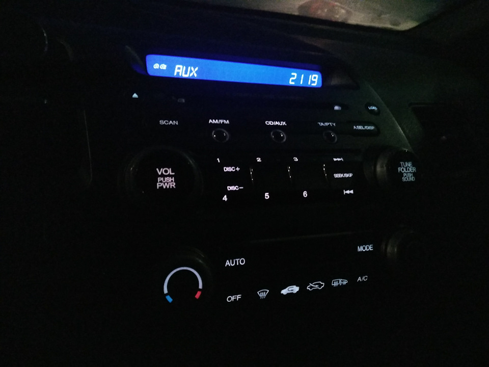 AUX в honda civic 4d 1