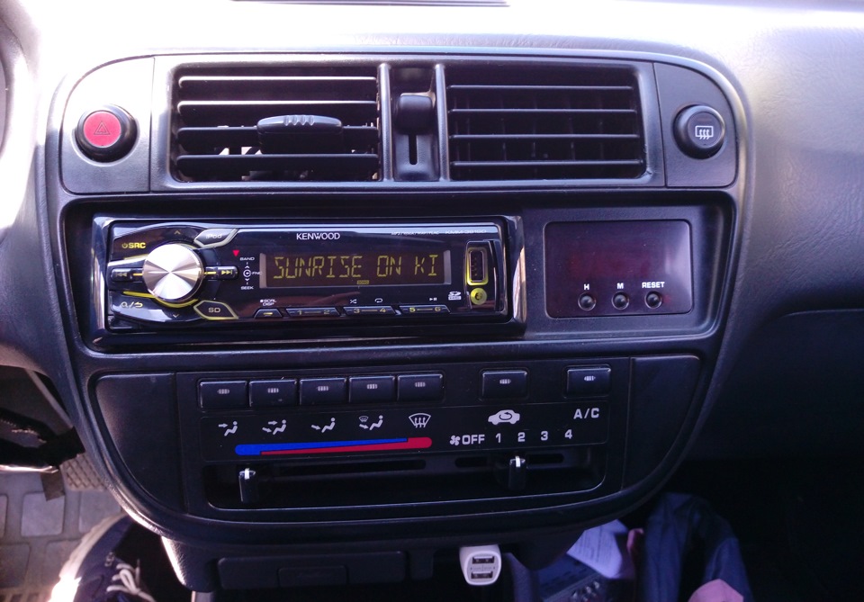 Нова магнітола Kenwood 1