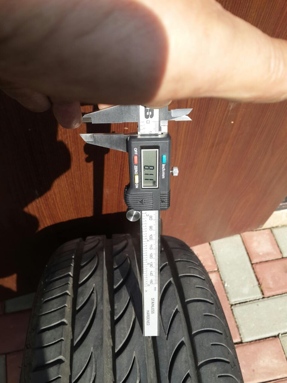 215/45/17 Pirelli Pzero Nero ПРОДАМ 1