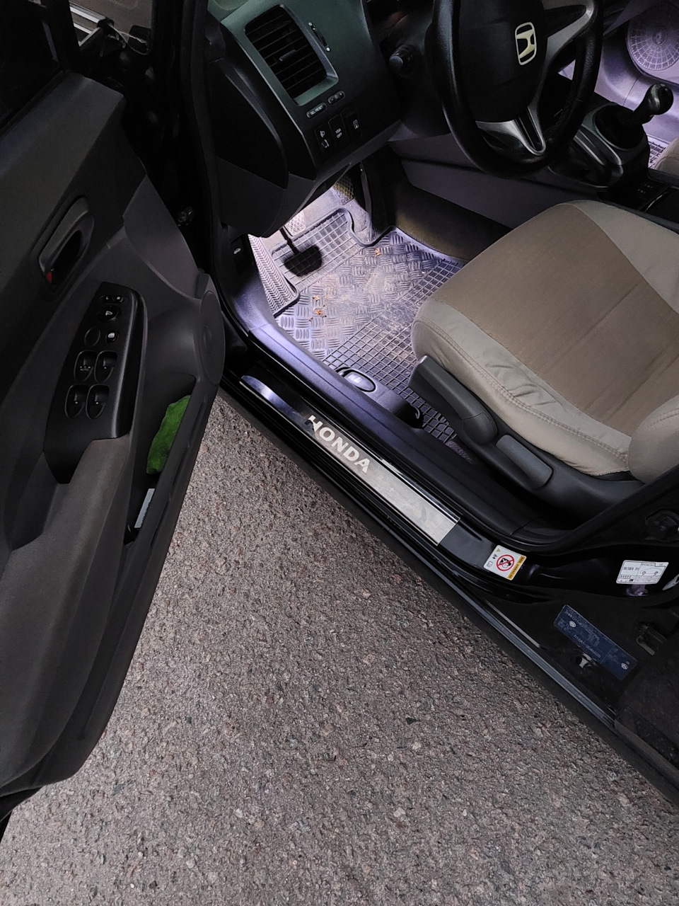 Накладки на пороги HONDA 2