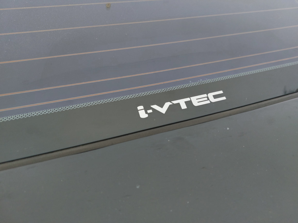 Оновив наклейку VTEC на задньому склі 3