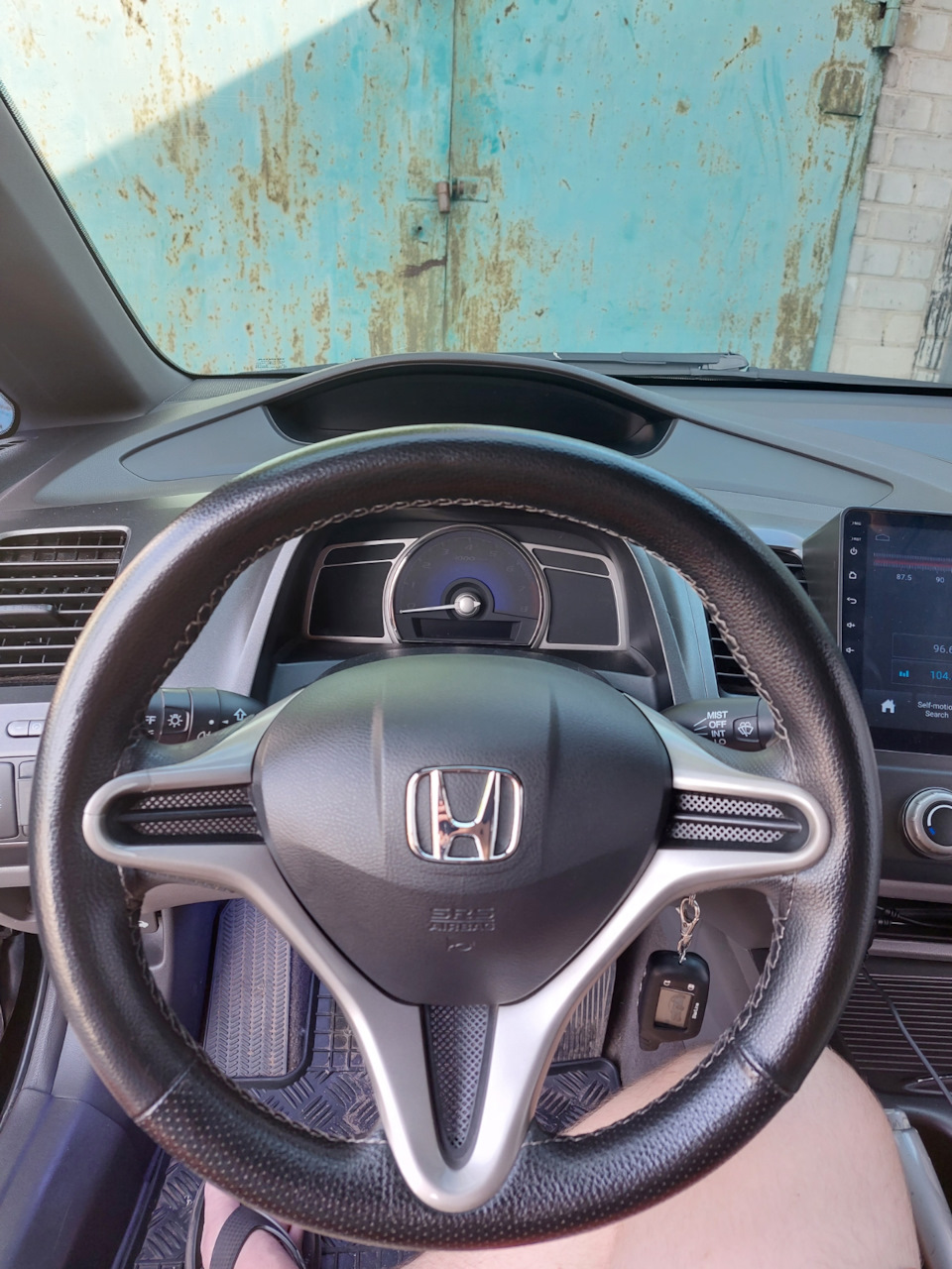 Заміна шильдика Honda на кермі 4