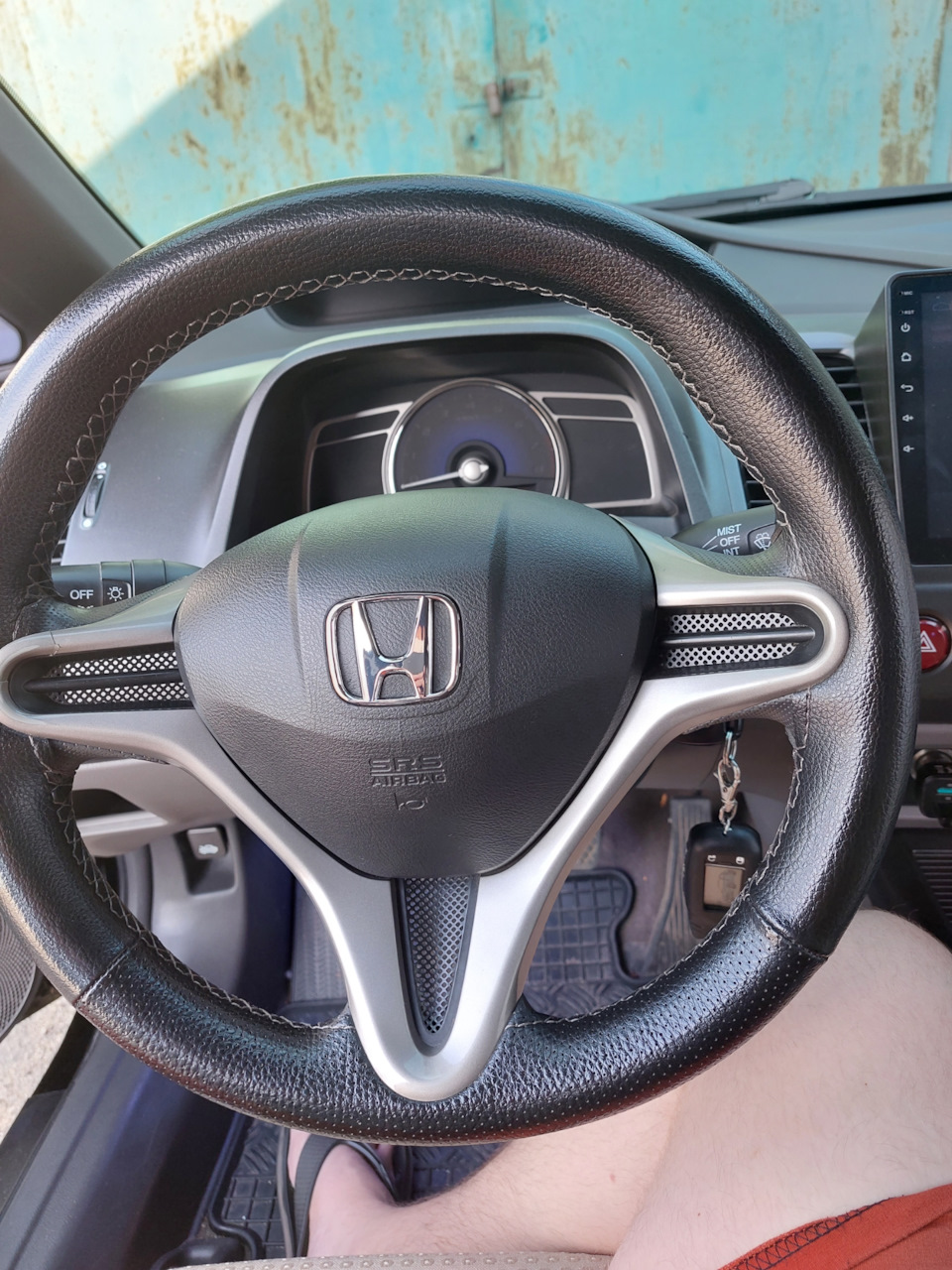 Заміна шильдика Honda на кермі 5