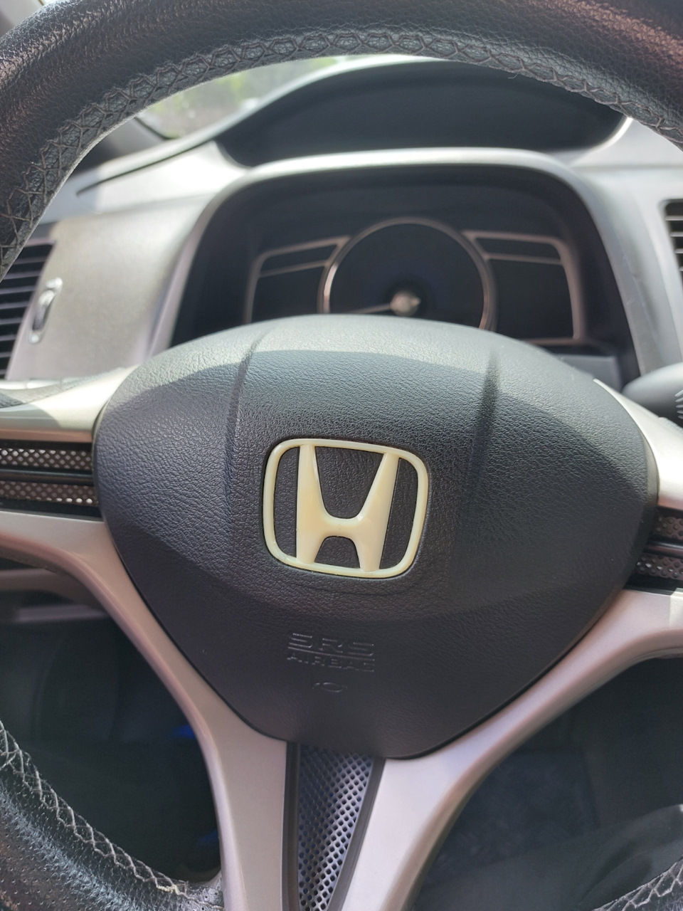 Заміна шильдика Honda на кермі 2