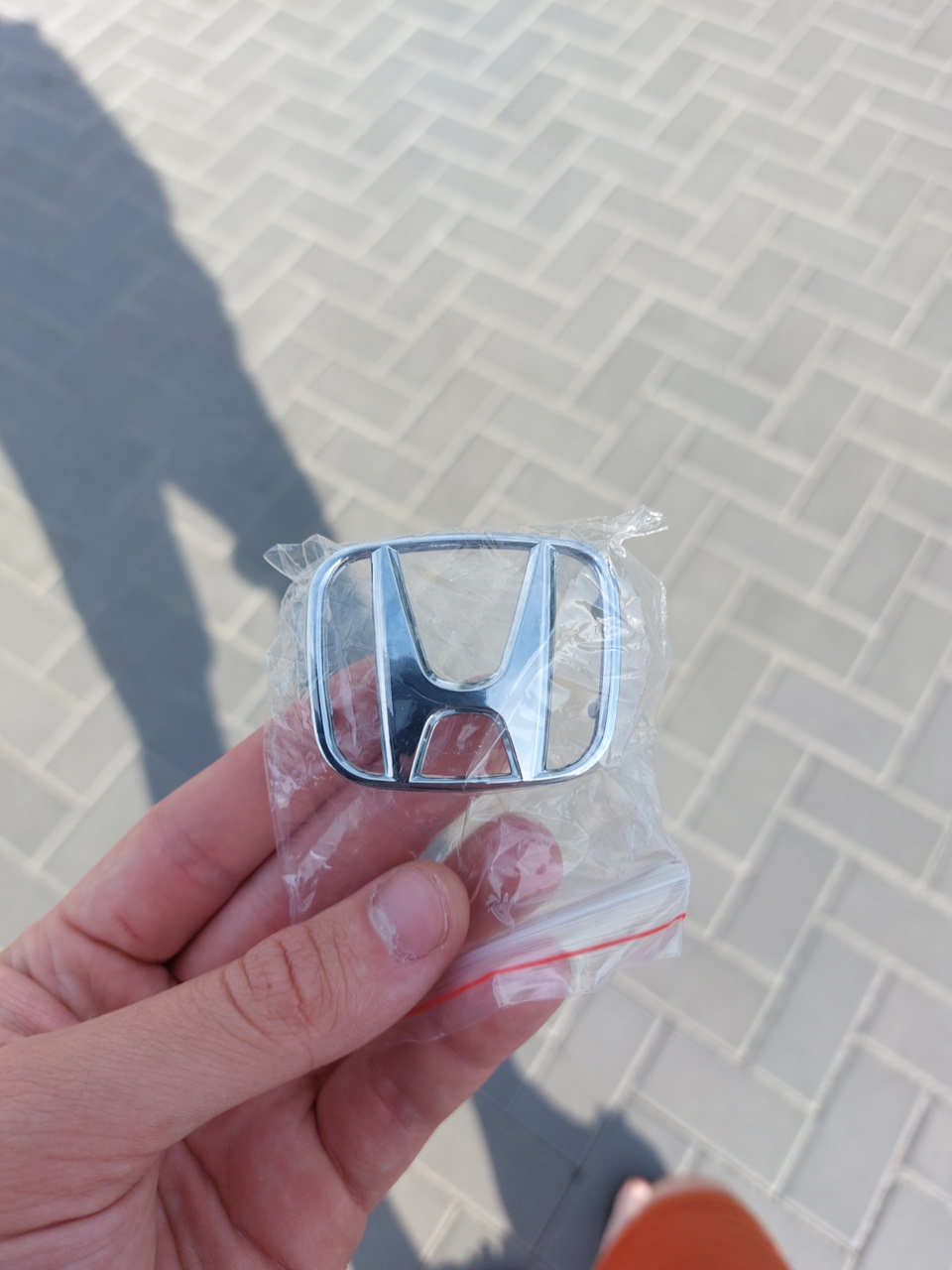 Заміна шильдика Honda на кермі 1