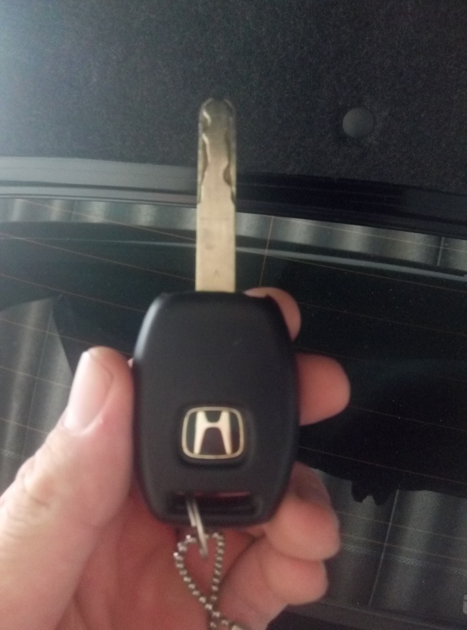 Дистанційне відкриття багажника зі штатного ключа honda civic 4d. 2