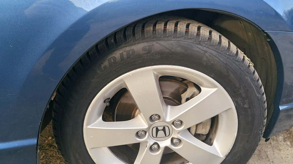 #11 Шини Goodyear Ultra Grip 9 5