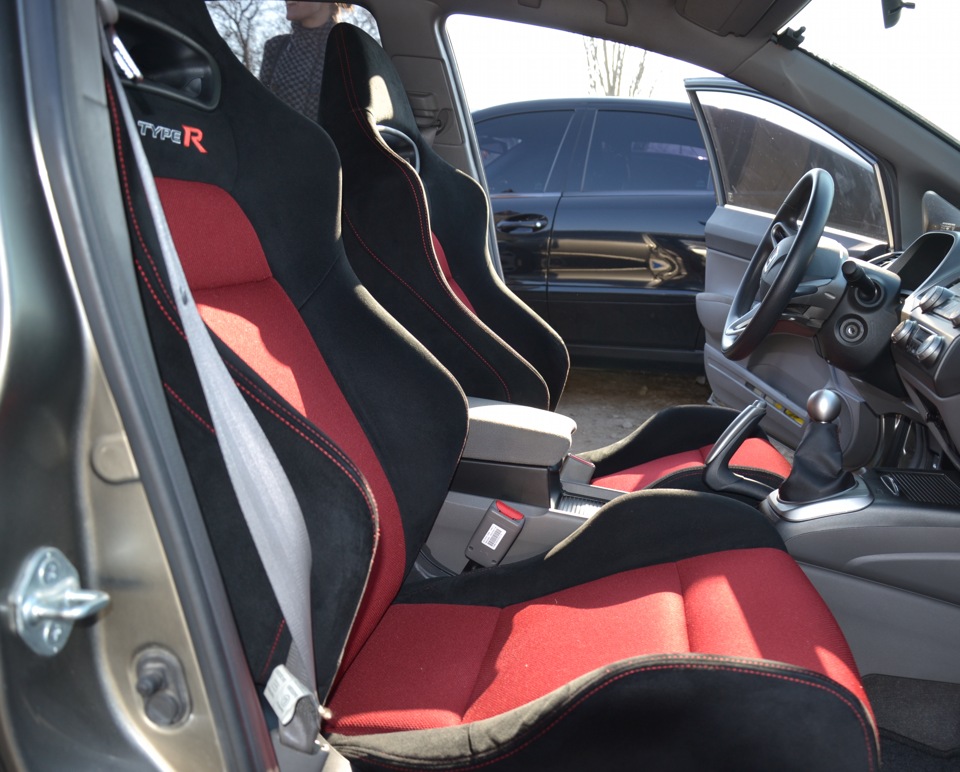 Сидіння від Type-R 2