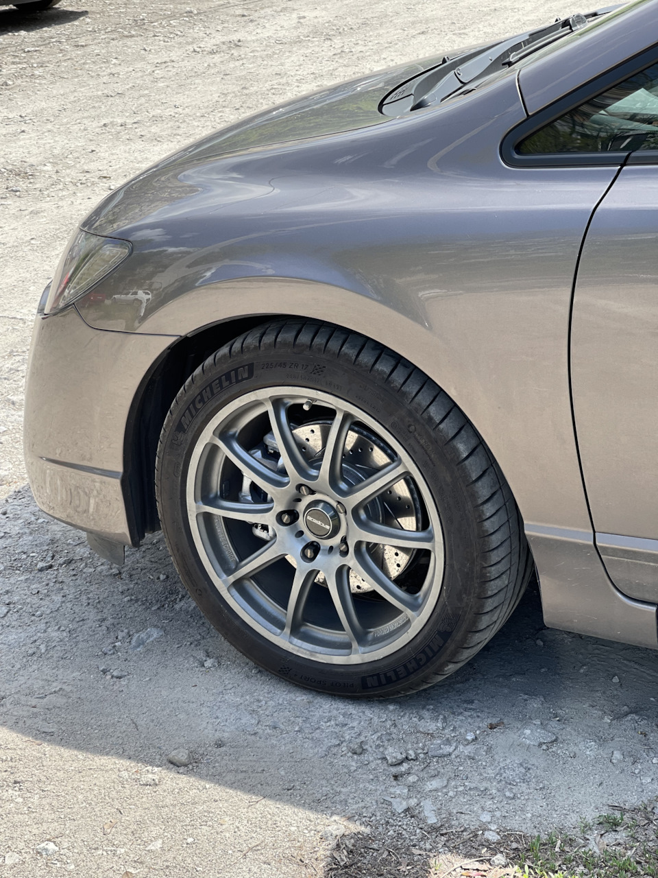 Супорти Nissin 17CL 293x25, диски R1 Concepts, колодки напівкераміка Nisshinbo 5