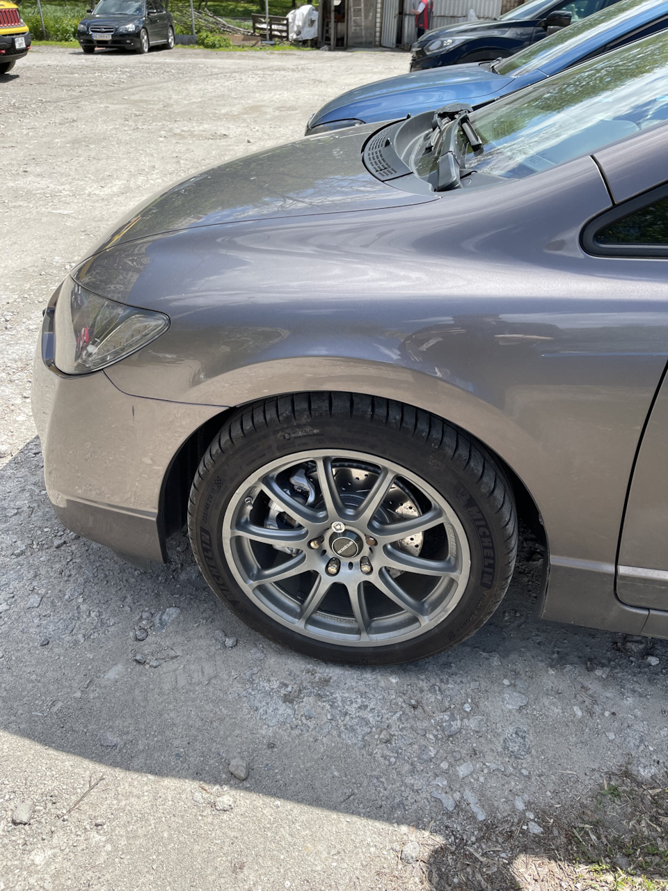 Супорти Nissin 17CL 293x25, диски R1 Concepts, колодки напівкераміка Nisshinbo 1