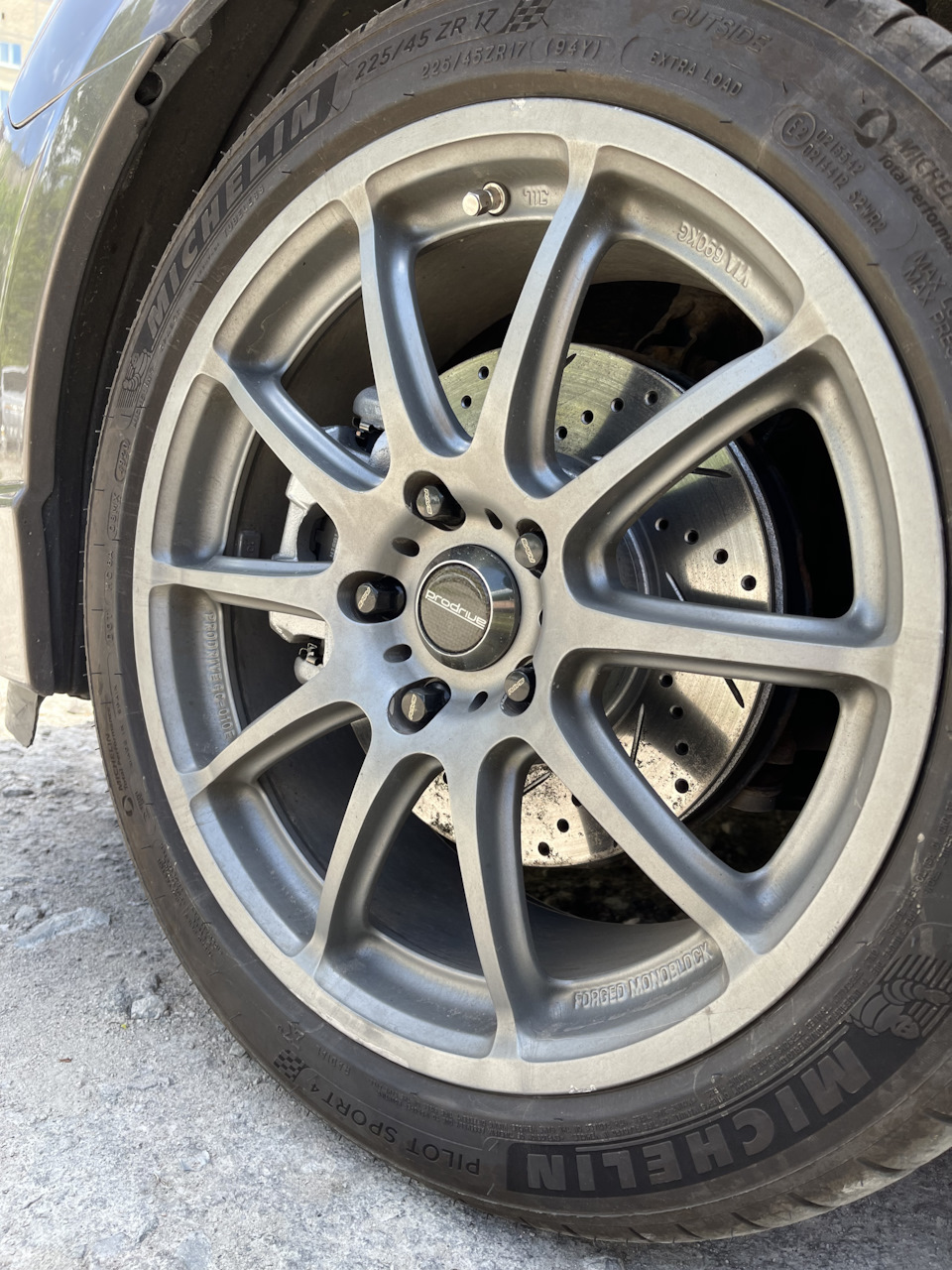 Супорти Nissin 17CL 293x25, диски R1 Concepts, колодки напівкераміка Nisshinbo 2
