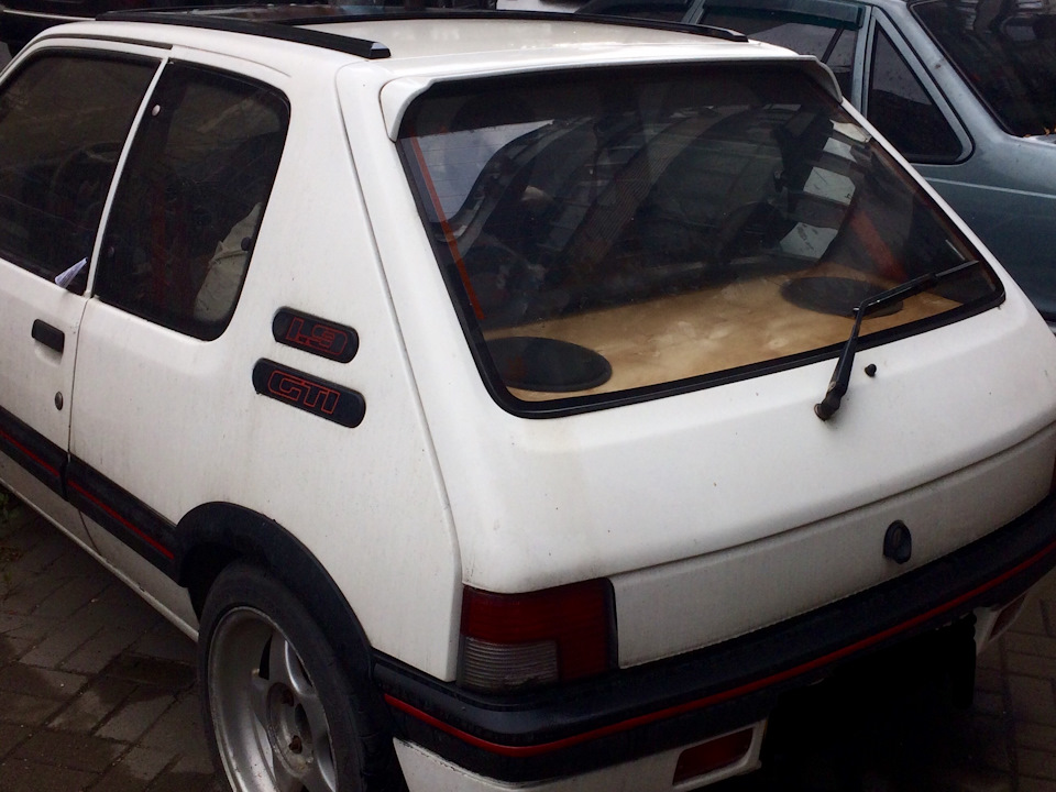 205 GTI 2
