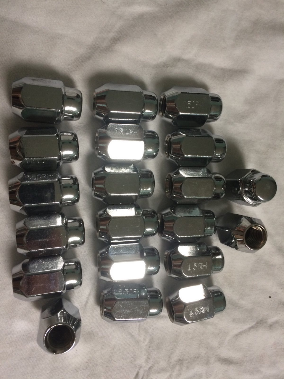 R17 OEM Renault / шини Continental Civic 4D 3