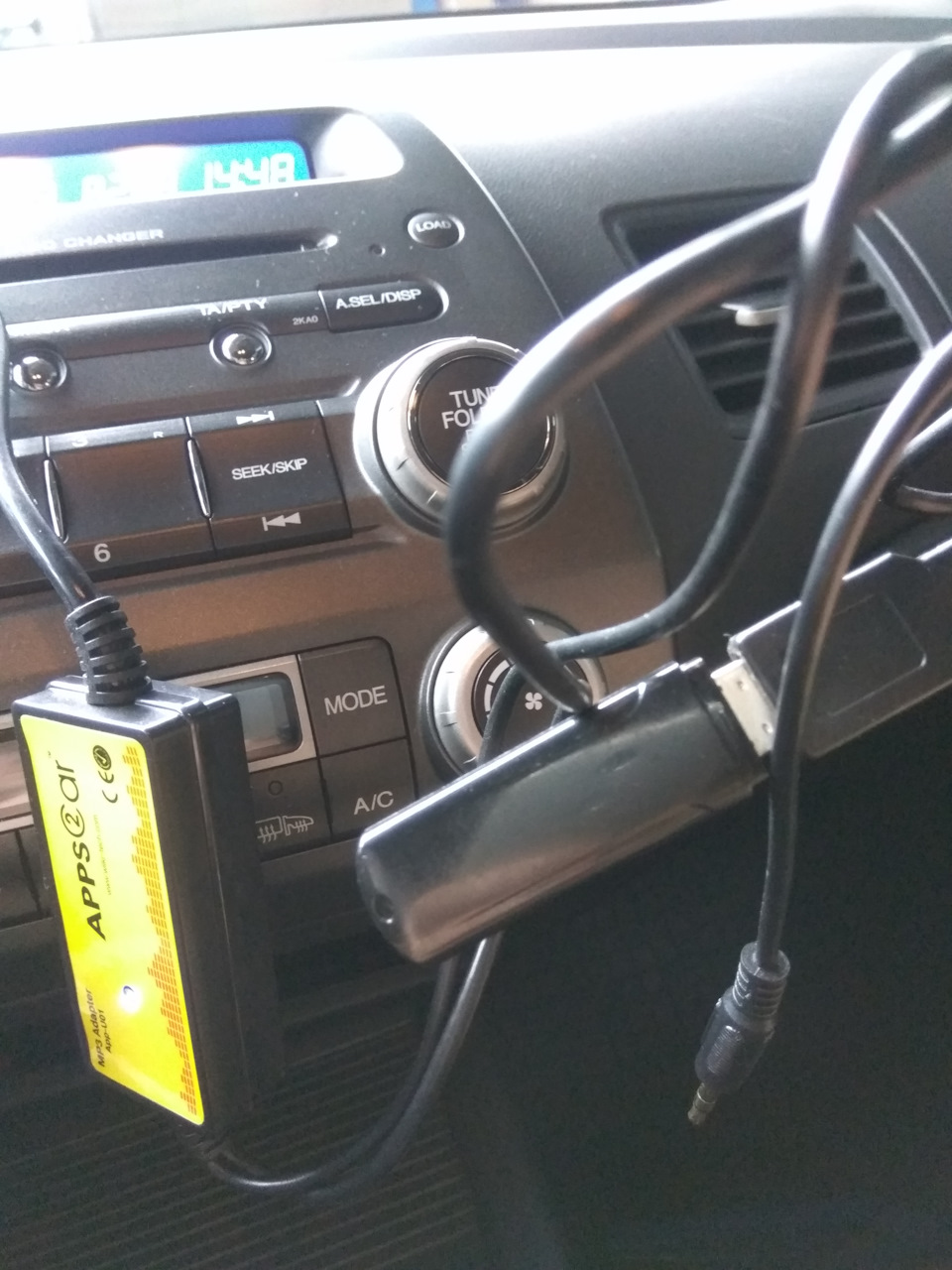 Встановлення автомобільного адаптера USB 2