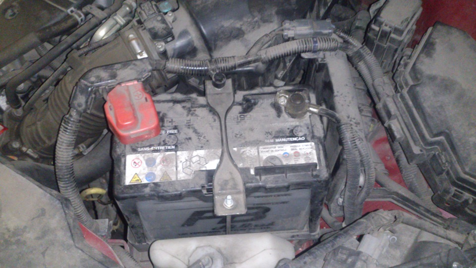 Заміна акумулятора Honda CRV III 1
