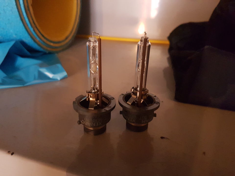 Лампи philips d2s 4