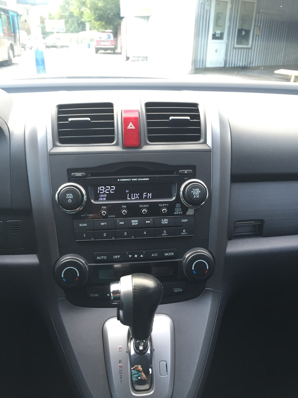 Продаю Honda CR-V 2.0 2