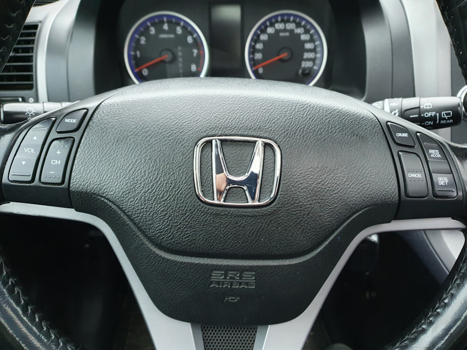 Заміна значка Honda у кермі 4