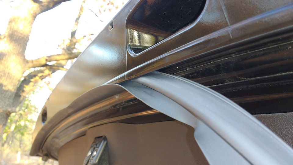 Гузинка на кришку багажника та килимок у багажник Honda CR-V (RE) 2