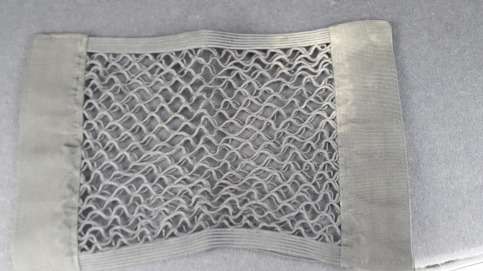 Сітка на спинку заднього сидіння 1