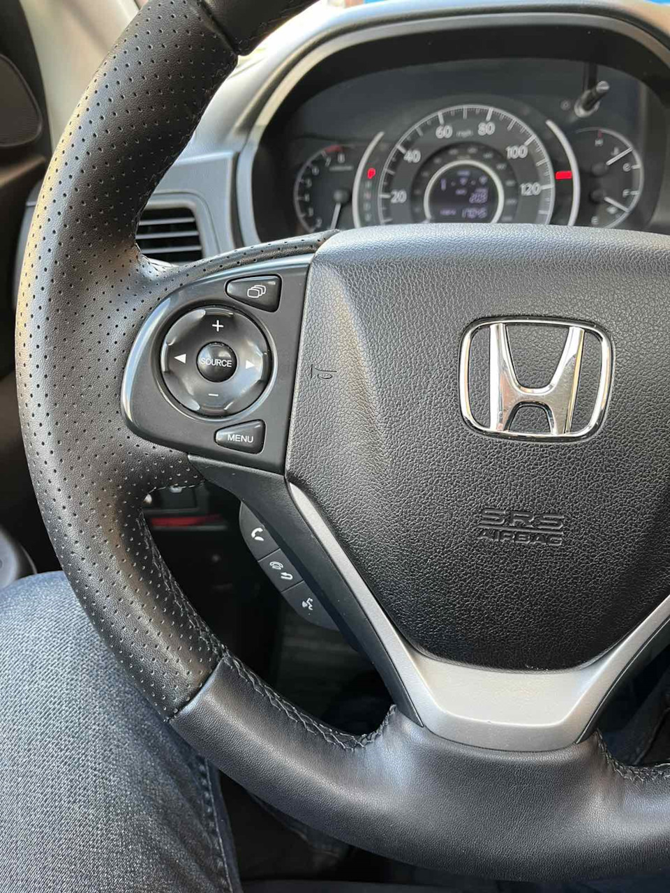 Шкіряне кермо на Honda CR-V 4 2