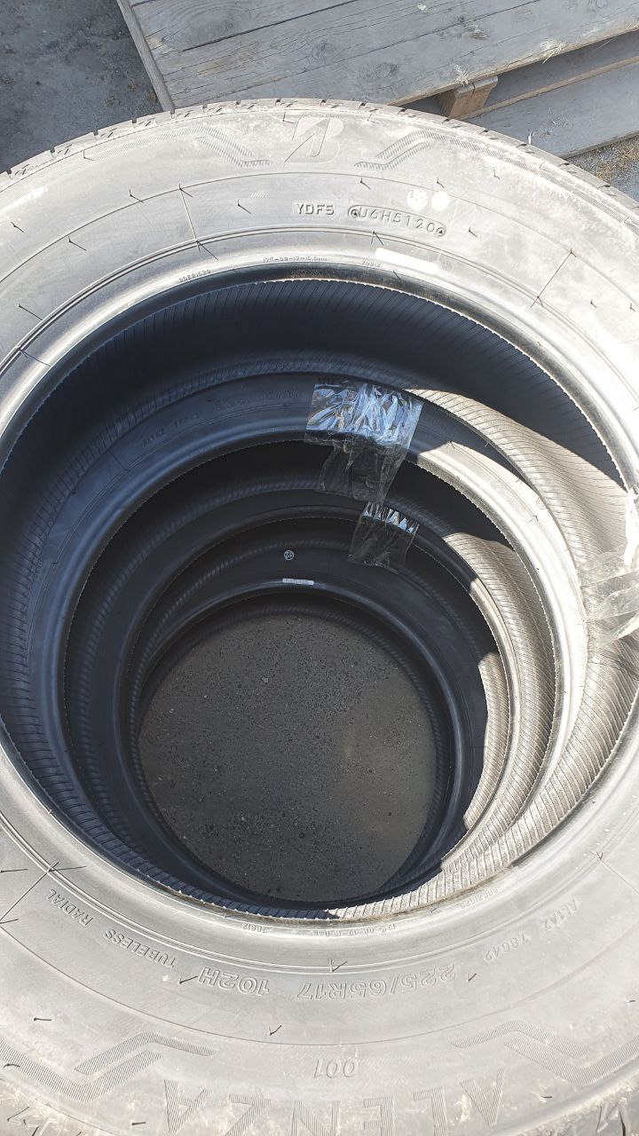 Нові літні шини Bridgestone Alenza 225/65/17 2