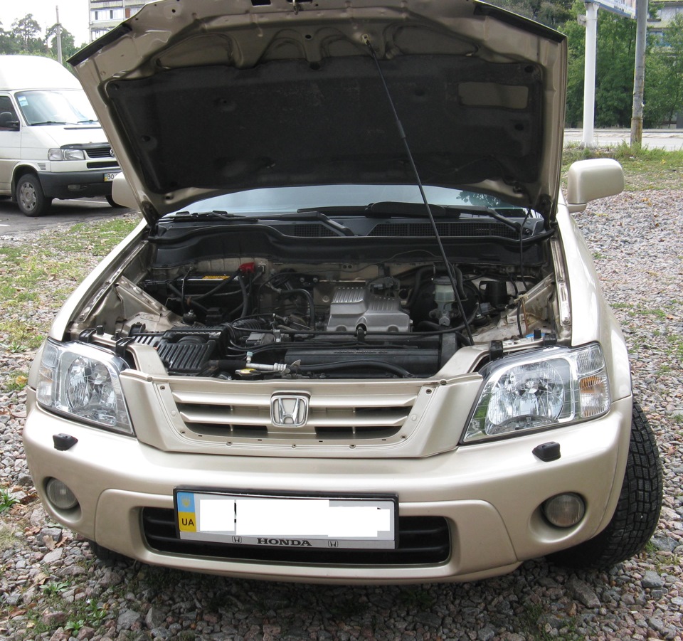 Зовнішній, візуальний фото звіт, про нещодавно придбане авто, марку Honda, модель CR-V в кузові RD1 4