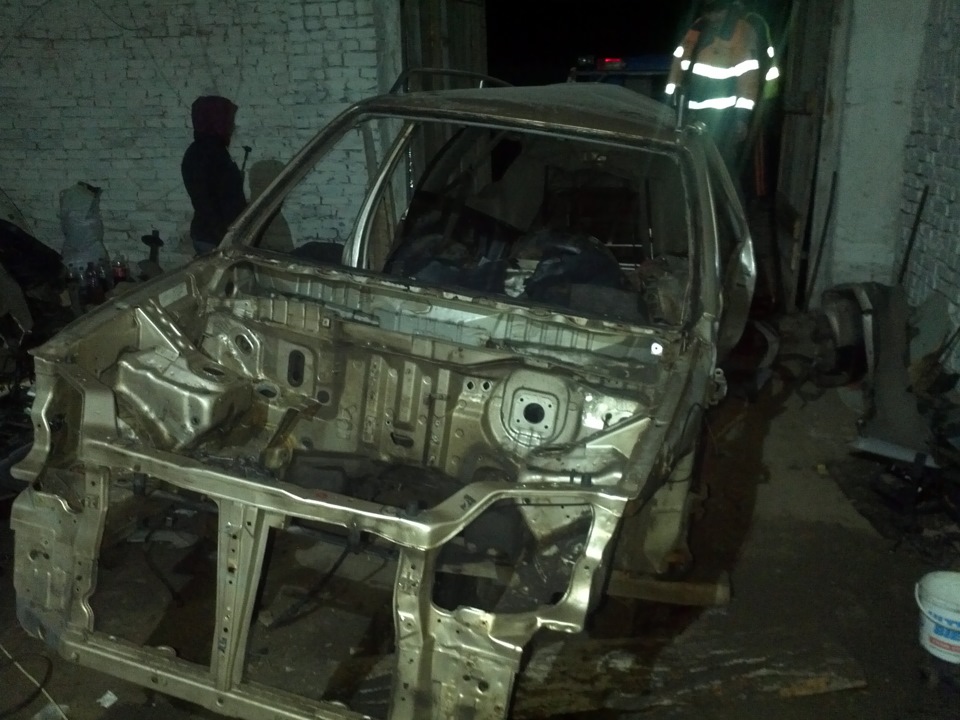 Ще один сервант після зустрічі зі стовпом 4